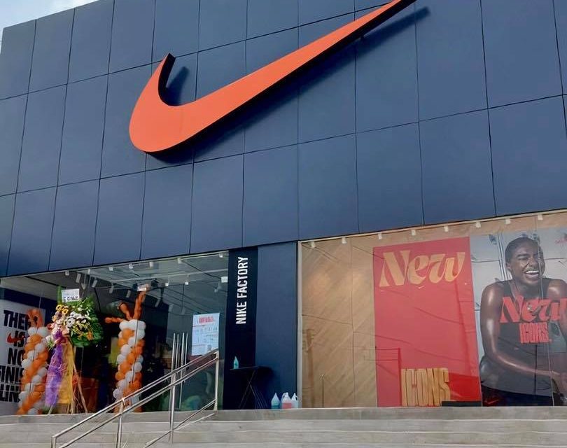 nearest nike outlet mall